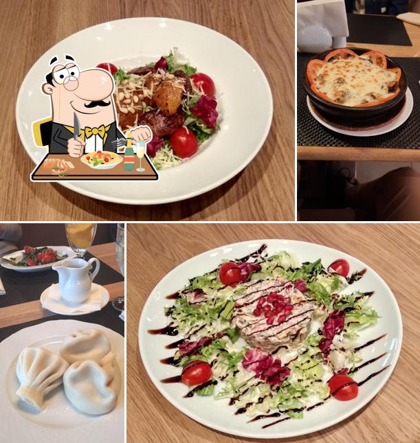 Еда в "Хинкальной"