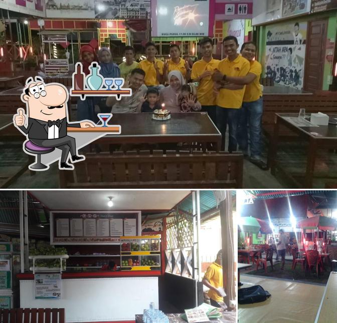Alvanza Food Court