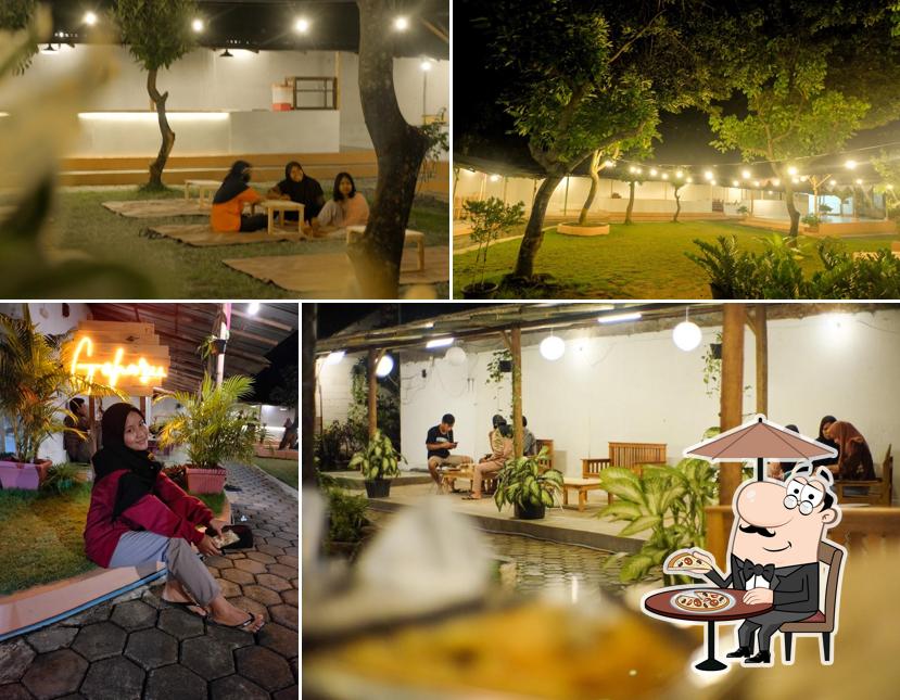 Gaharu - Garden Cafe & Resto