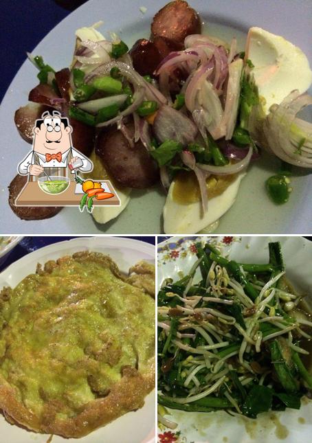 ร้านข้ามต้มกุ๊ย หน้าวัดโพธาราม ตลาดโต้รุ่ง