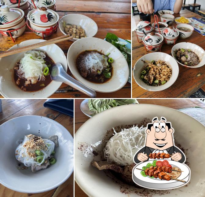ลือชาม ก๋วยเตี๋ยวเรือ ถนนข้าวหลามบางแสน