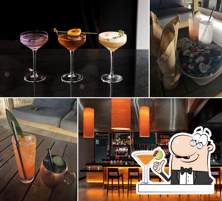 Terrace 54 Bar + Table