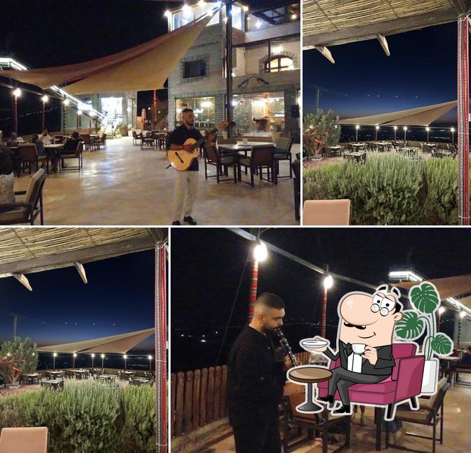 مطعم وكافيه هوا السلط