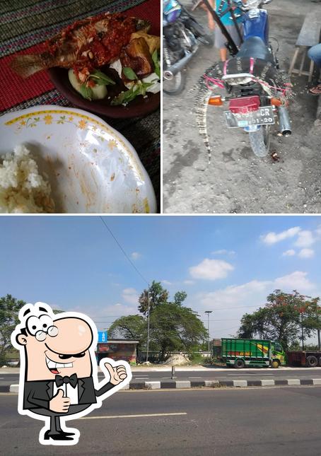 Warung Makan Bambu