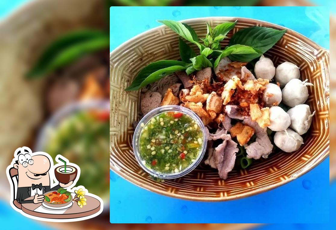 ก๋วยเตี๋ยวเรือบก ต้นตำรับ สาขา 4 สี่แยกโพธิ์ทอง