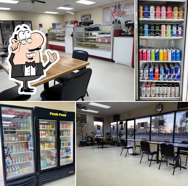 Hooks Donut Palace