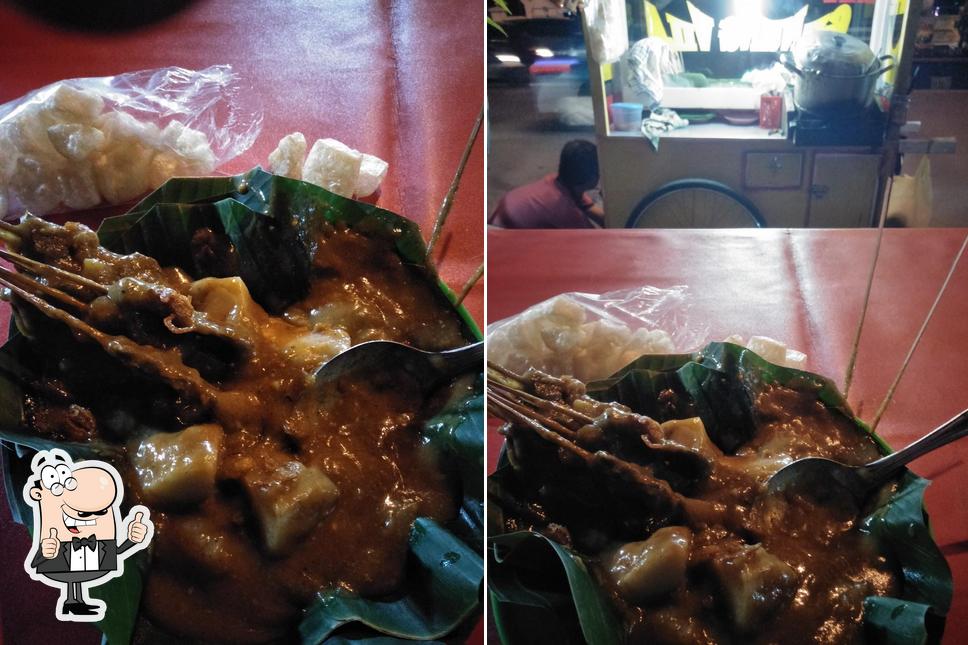 SATE PADANG depan MASJID AGUNG Cilegon