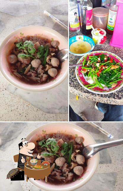 ก๋วยเตี๋ยวป้าสม 30 ปี