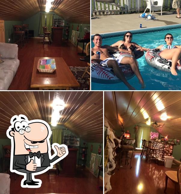 Muttley's Backyard Pub