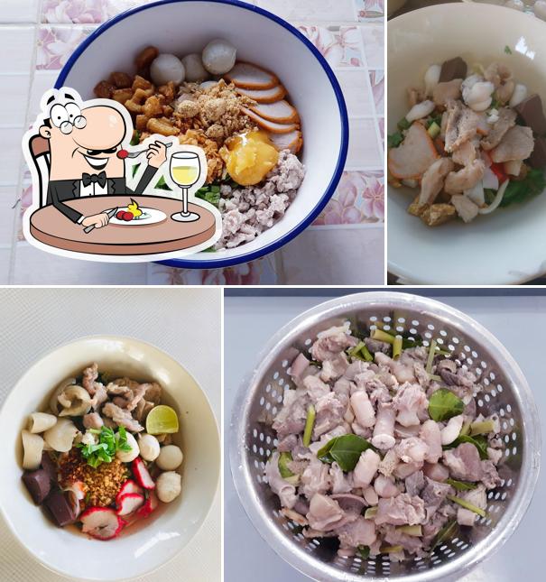 ร้านป้าตาก๋วยเตี๋ยว ตามสั่ง