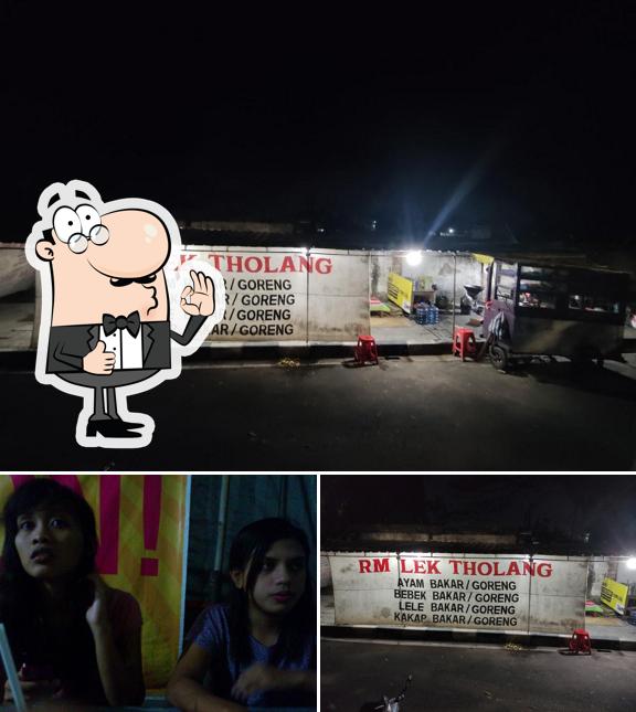 Warung makan lesehan lek tholang