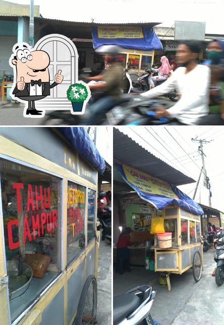 "Cak Agus" tahu campur