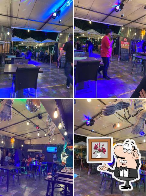 Crujiente’s Resto Bar Renca