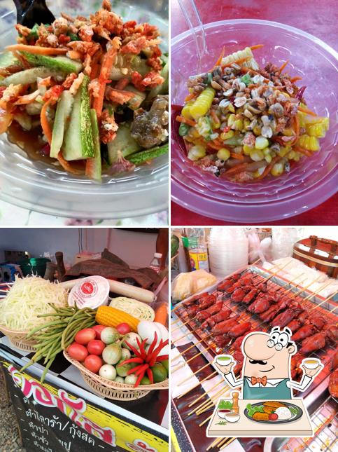 ออกัสส้มตำไก่อบเตาถ่าน