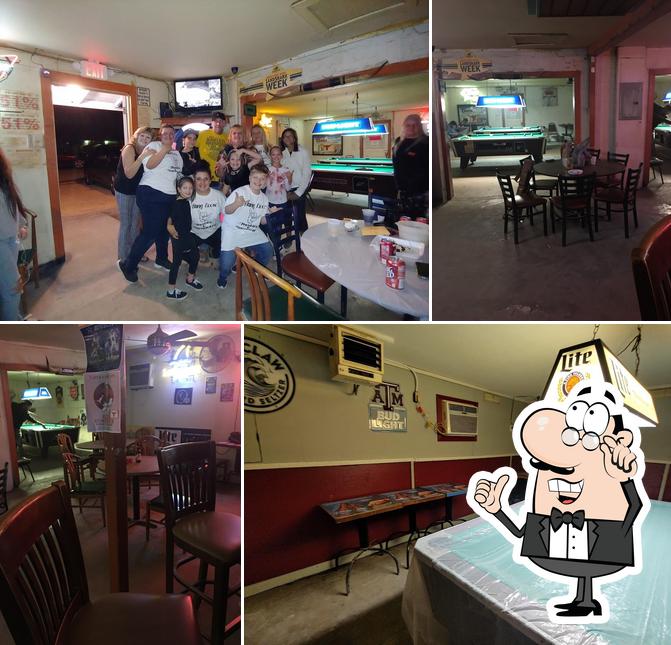 Misty's Hook'em Billiards