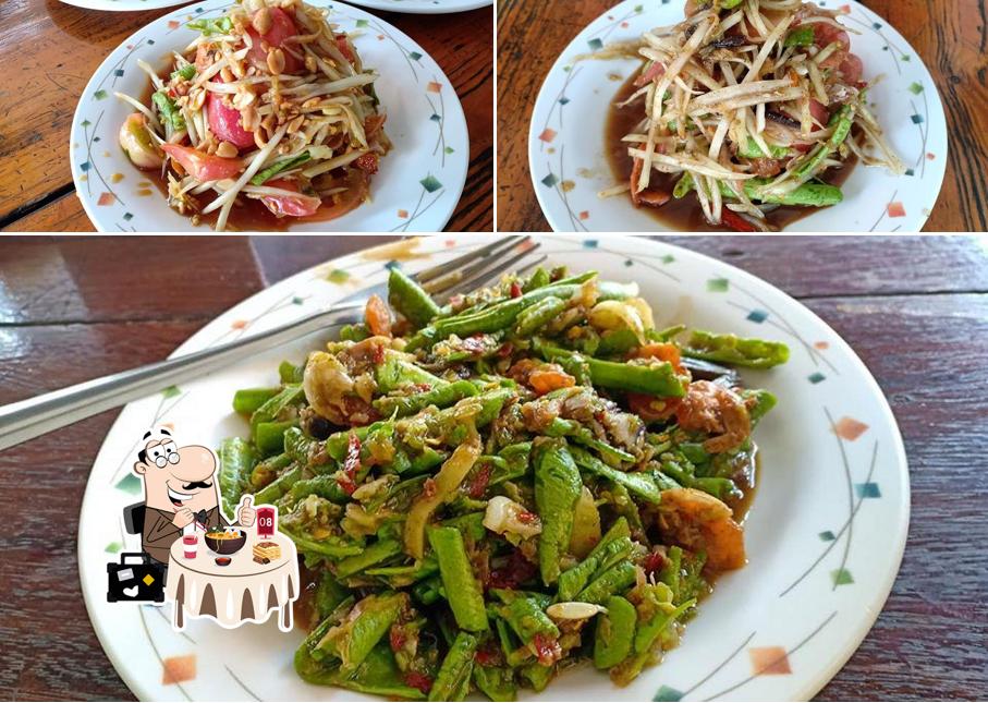 ร้าน ส้มตำ เจ้ สายหยุด ๕ ครก