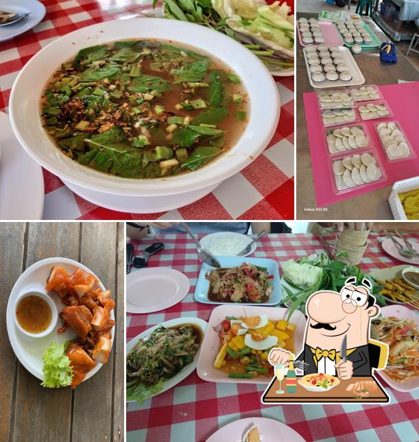 Phu Khao Ya Som Tum & Khanom Tuay Restaurant