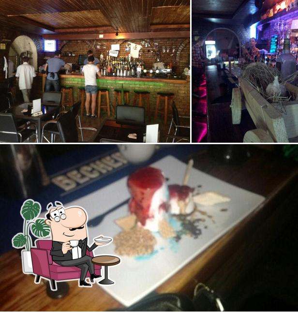 Посмотрите на внутренний интерьер "BnB Boys"