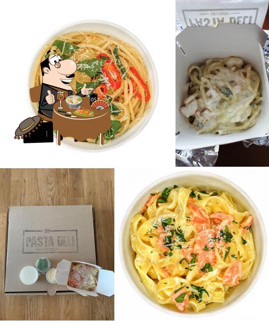 Еда в "Паста Дели"