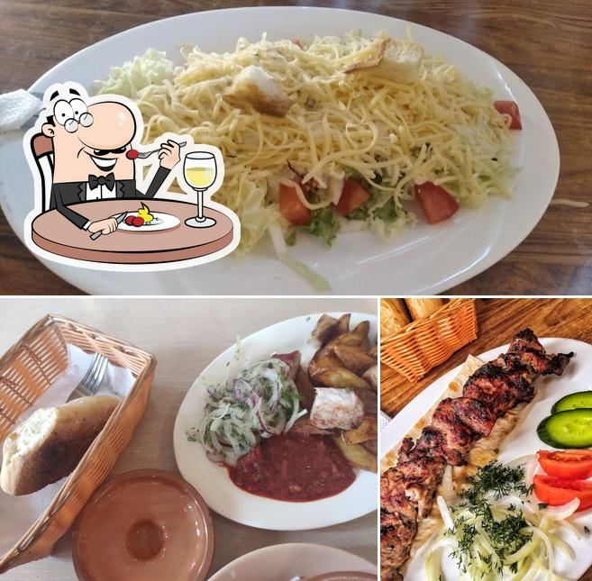 Еда в "Жан Клод Мангал"