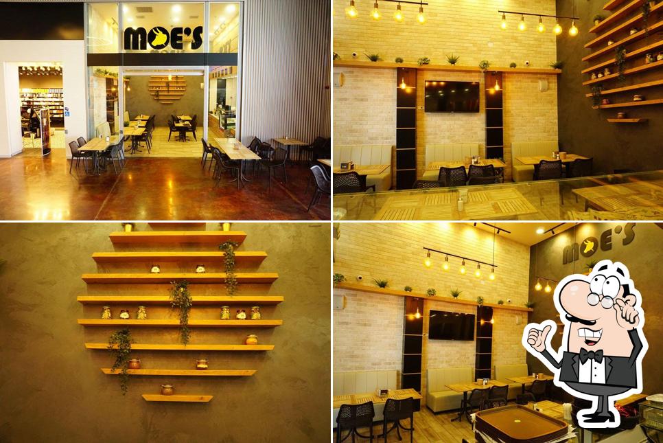 MOE'S