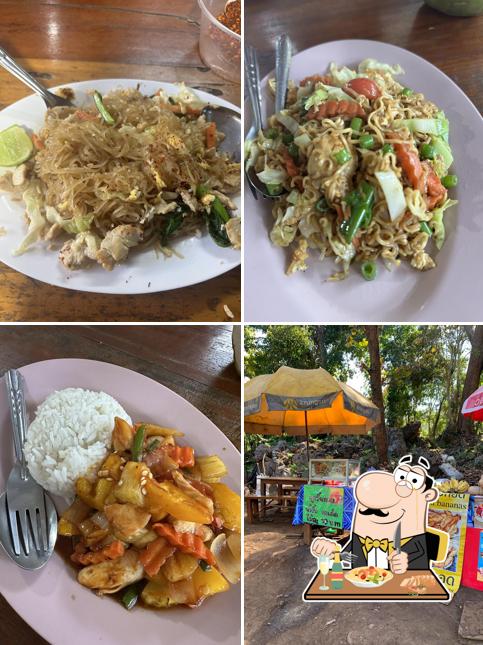 ร้านอาหารหน้าถ้ำลอด food court