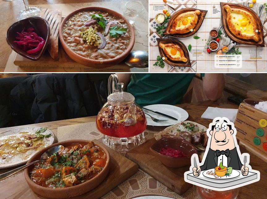 Еда в "Хачо и Пури"