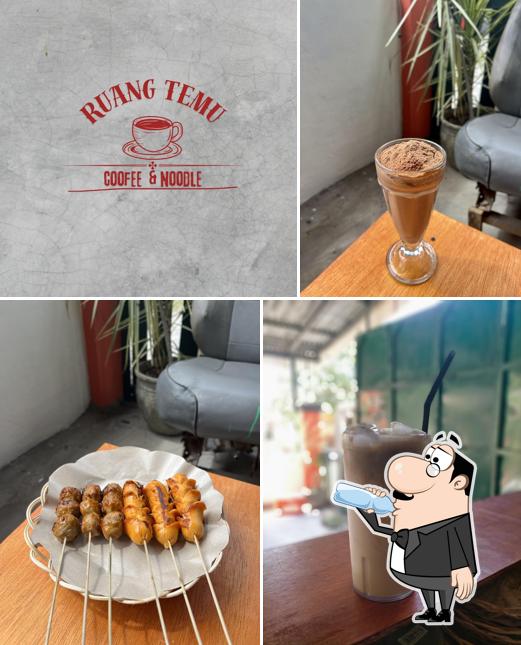 KEDAI KOPI RUANG TEMU