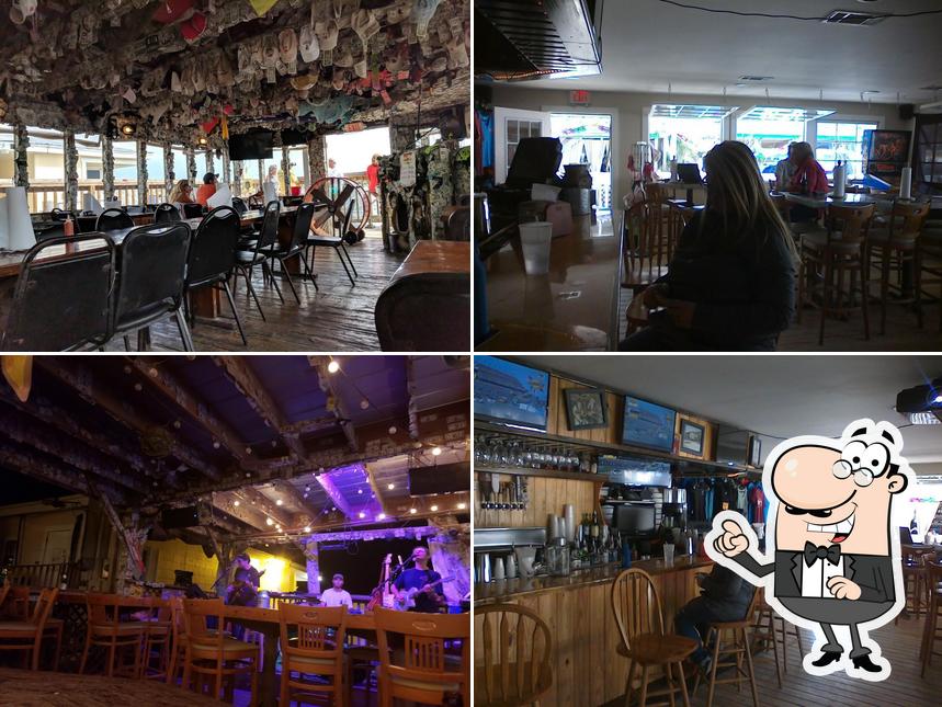 Boathouse Oyster Bar