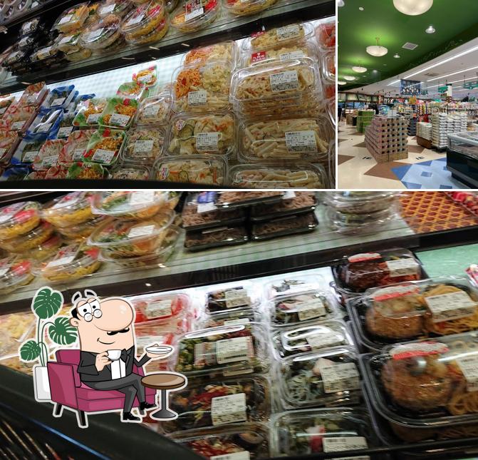 パントリーけいすけ川南店