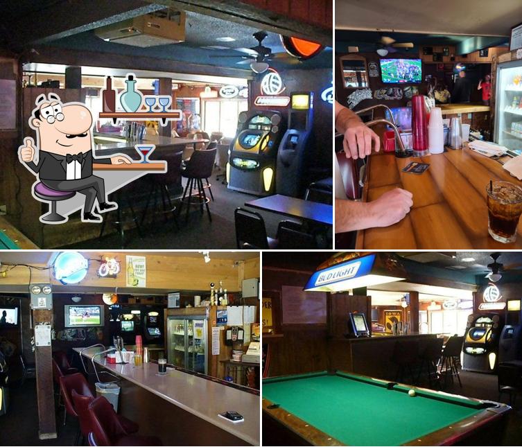 Caddy Shack Bar & Grill