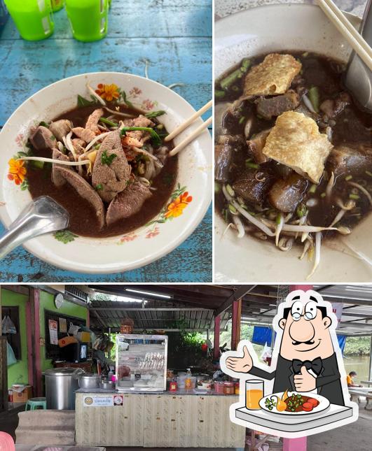 ก๋วยเตี๋ยวหมู ยายอ็อด/ริมน้ำ