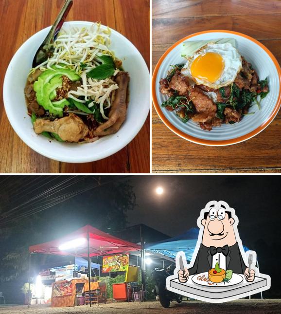 ร้านก๋วยเตี๋ยวไก่มะระ เมนูข้าวกะเพรา By Va-zu-ta
