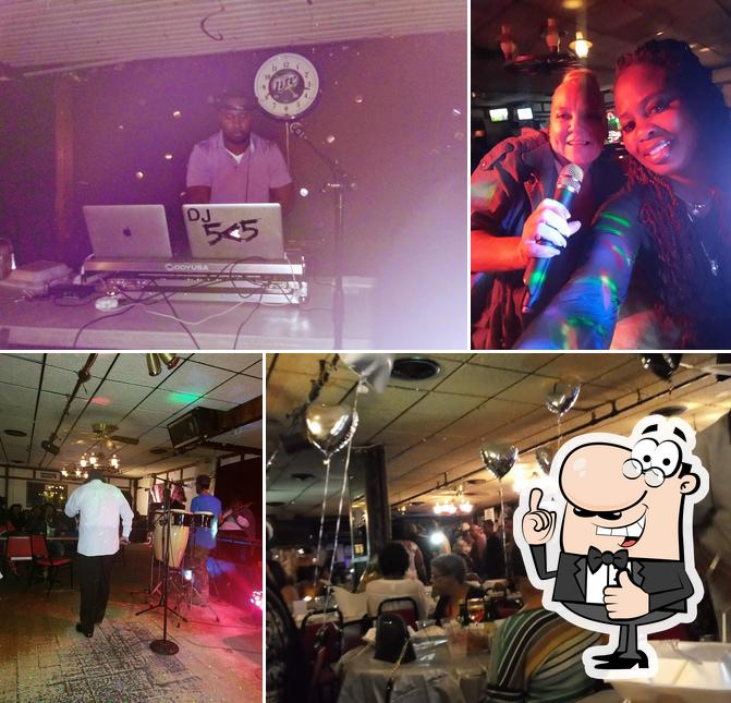 Pi's 1 Lounge