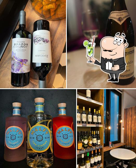 Насладитесь напитками из бара "Wine&Co"