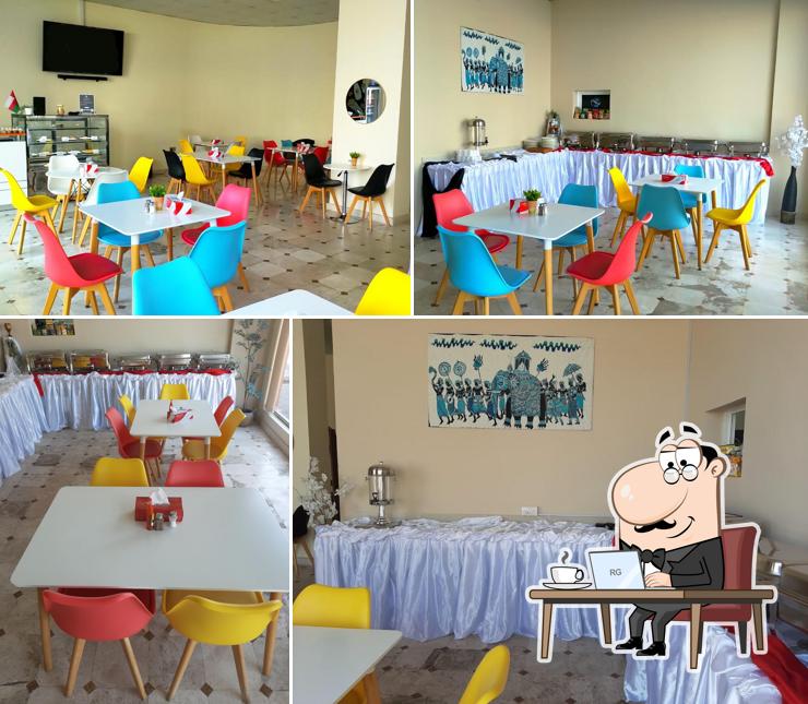 Crystal Cafe & Restaurant - Ghala