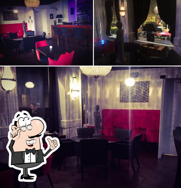 Red Bar Lounge