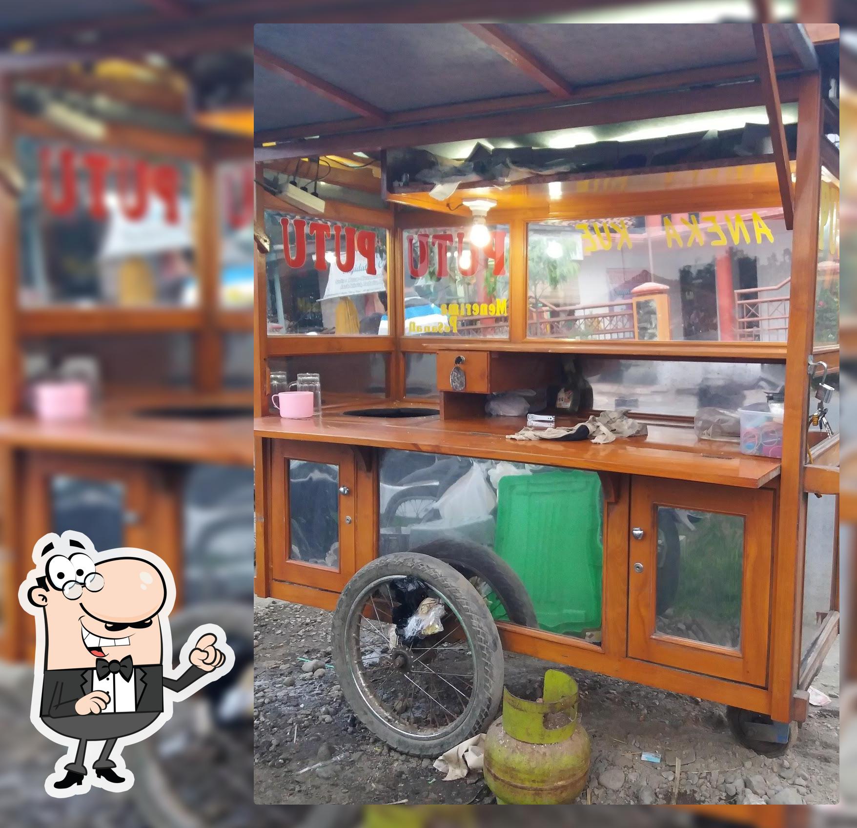 ANEKA KUE PUTU TRADISIONAL MZ.TOVIK