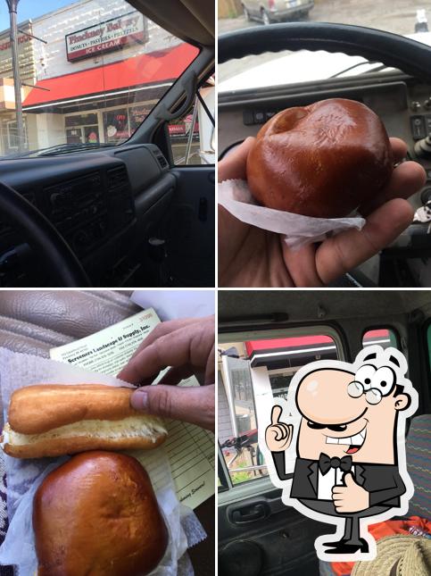 Pinckney Bakery