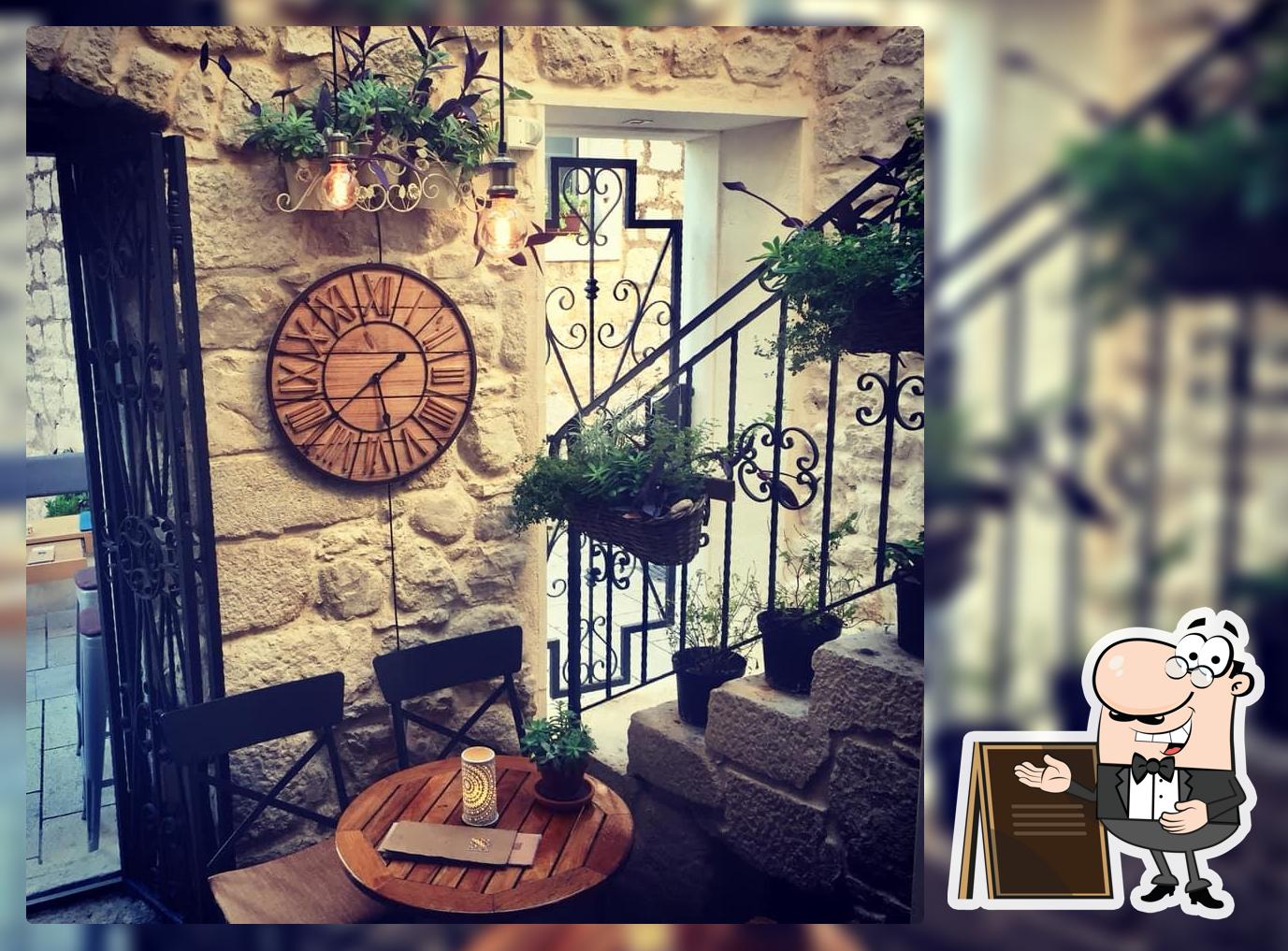 Špina Bar Makarska Page