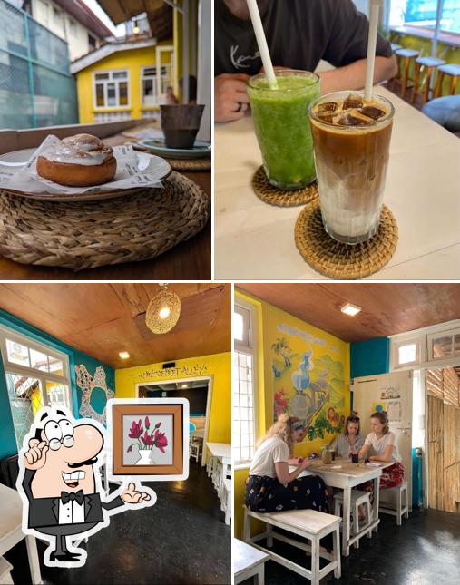 Cafe Secret Alley