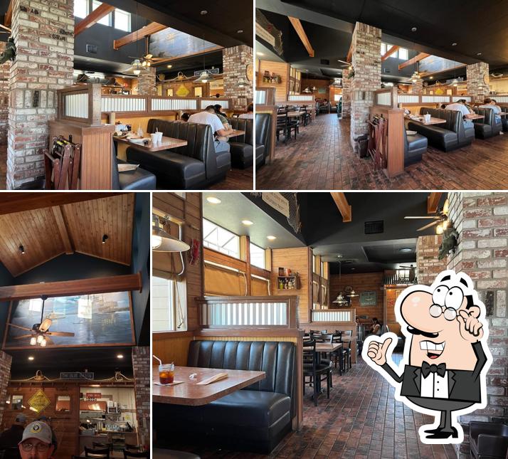 Huckleberry's Breakfast & Lunch