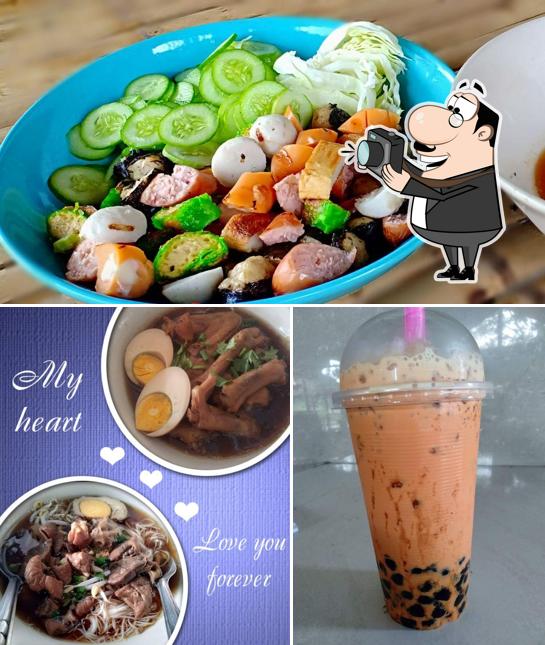 ร้านก๋วยเตี๋ยวเจ๊เพ็ญศรี ปากทางเข้าเปลวตกสถานีควนเนียง