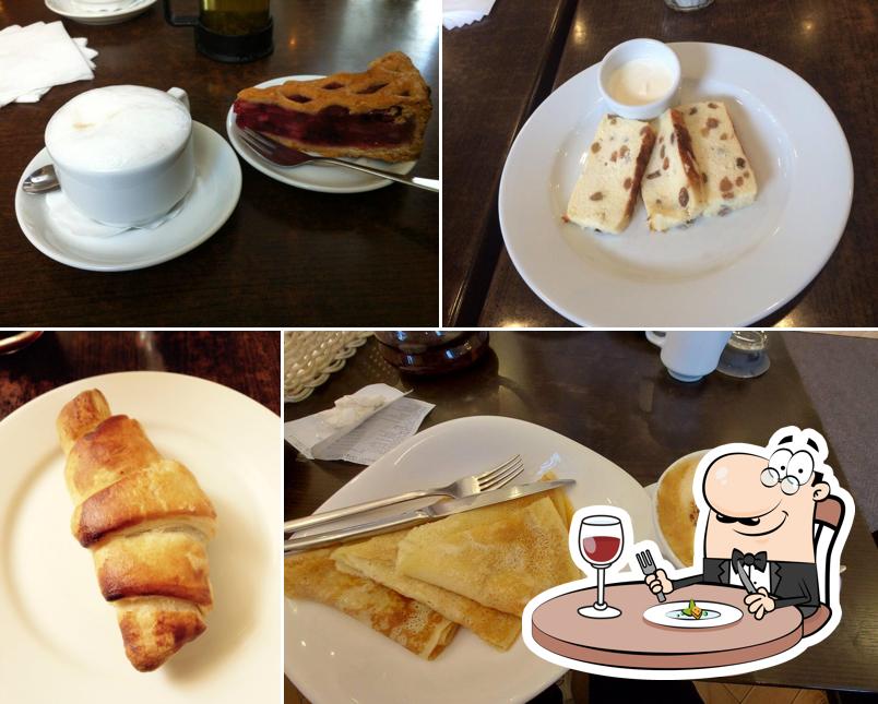 Еда в "Библио-кафе"