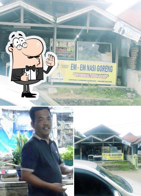 Em_Em Nasigoreng