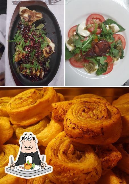 3 Trees Restaurant and Cafe