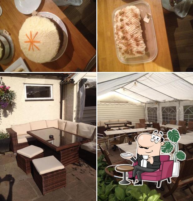 The Three Horseshoes