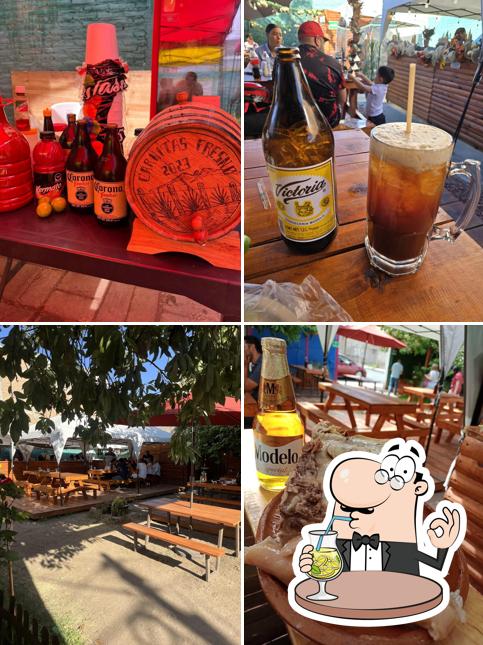 Carnitas y mariscos Fresno