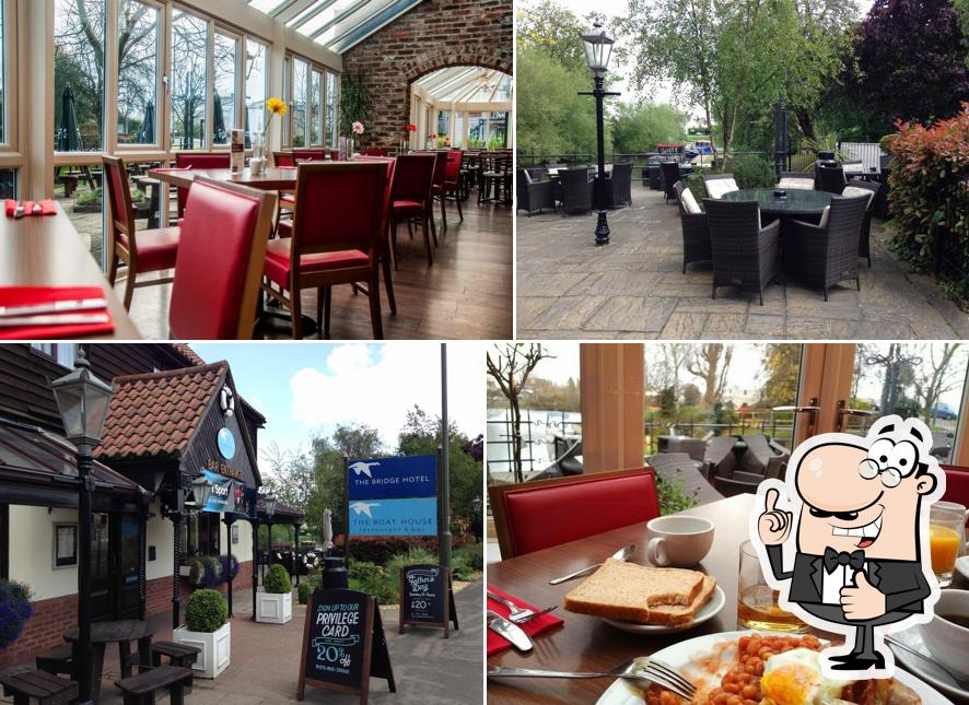 The Boathouse Bar and Restaurant