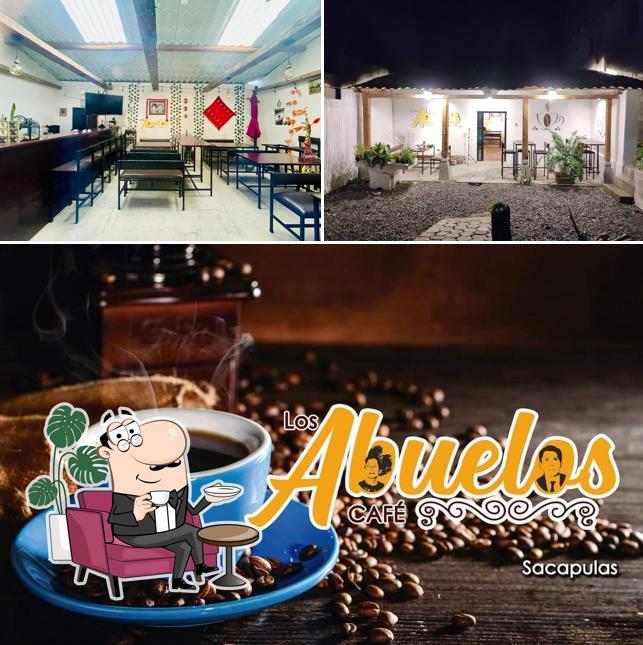 Los Abuelos Cafe